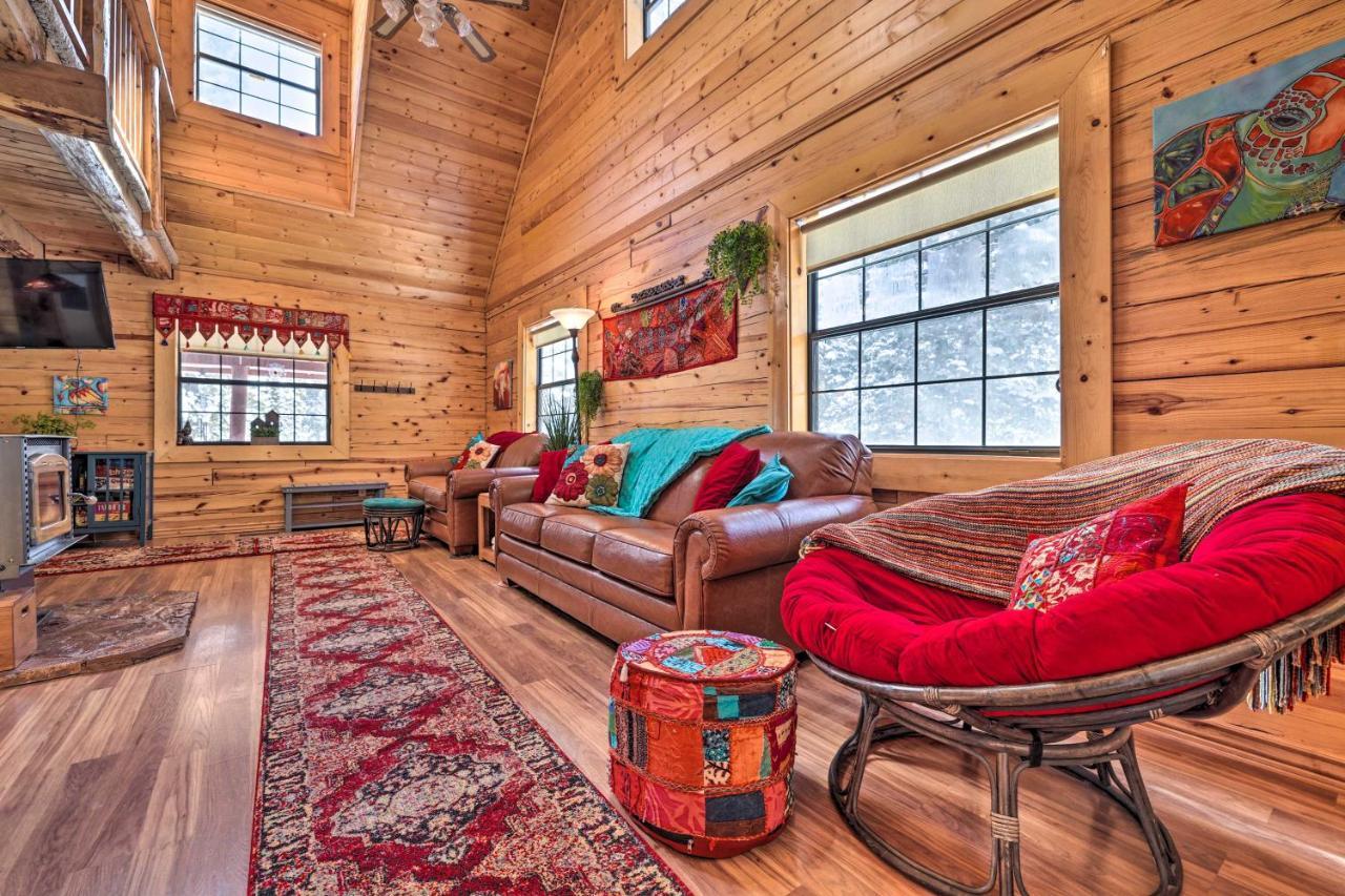 Rustic Duck Creek Village Cabin With Fire Pit! ภายนอก รูปภาพ