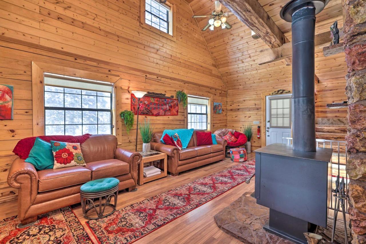 Rustic Duck Creek Village Cabin With Fire Pit! ภายนอก รูปภาพ