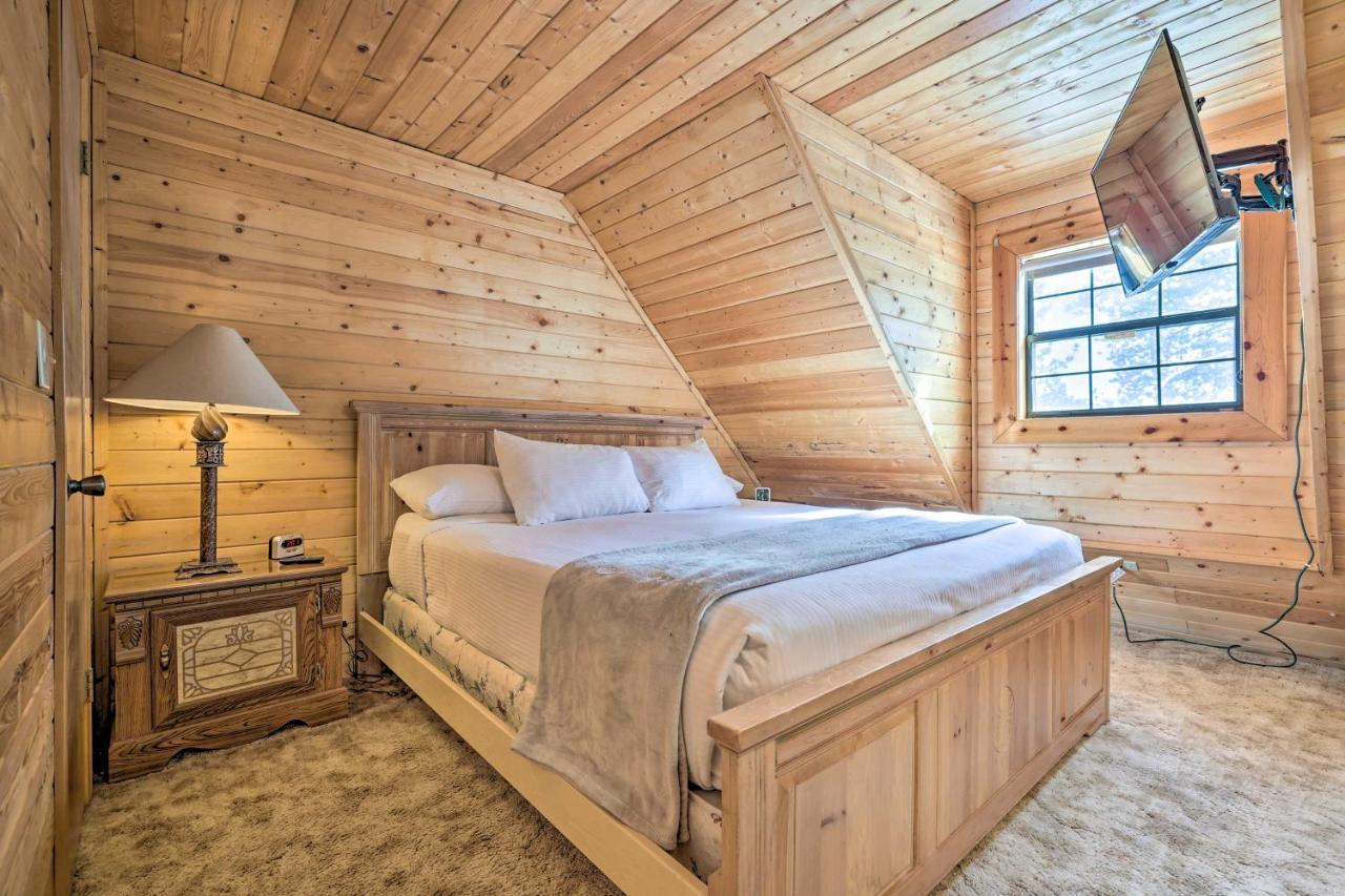 Rustic Duck Creek Village Cabin With Fire Pit! ภายนอก รูปภาพ